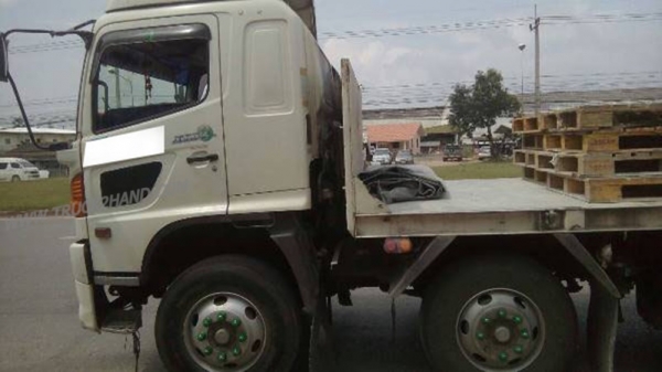 HINO แม่-ลูก 24 ล้อ รุ่น GY2PSLA ปีจดทะเบียน 2553 HINO แม่-ลูก 24 ล้อ รุ่น GY2PSLA ปีจดทะเบียน 2553