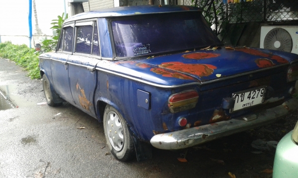 ขายเฟียต 1500 ติดแก๊สแล้ว แอร์หนาว ทะเบียนชุดโอนครบ