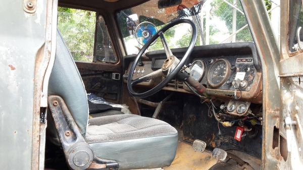 6ล้อท้ายลาด160แรง..NISSAN สภาพสวย ยางเต็ม เล่มพร้อม...รถเดิมๆยกเว้นสี..