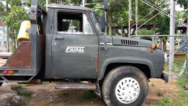 6ล้อท้ายลาด160แรง..NISSAN สภาพสวย ยางเต็ม เล่มพร้อม...รถเดิมๆยกเว้นสี..