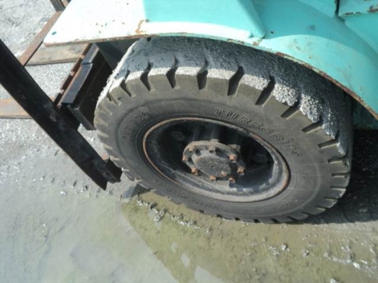 ขายรถยก2ตัน.เสา3ท่อน4.6เมตร.เข้าตู้