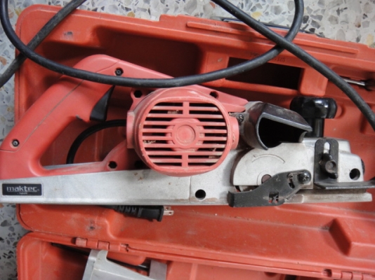 กบ 3 นิ้ว maktec MT 110