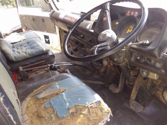 ขายรถบรรทุกสิบล้อดัมพ์ NISSAN UD CM30M เครื่อง PE6-285 แรง 2 เพลา กระบะดัมพ์ ทะเบียนพร้อม ขายรถบรรทุกสิบล้อดัมพ์ NISSAN UD CM30M เครื่อง PE6-285 แรง 2 เพลา กระบะดัมพ์ ทะเบียนพร้อม