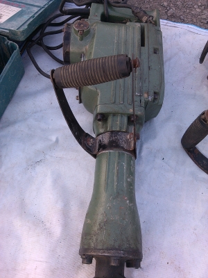 เครื่องเจาะกระแทก Hiitashi