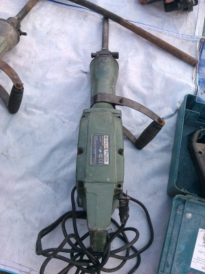 เครื่องเจาะกระแทก Hiitashi