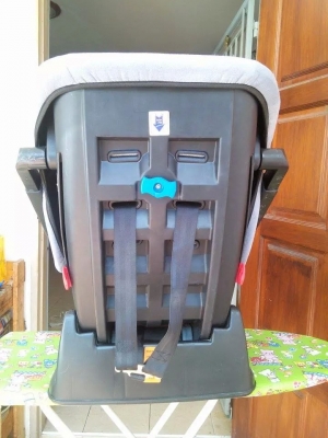 เบาะที่นั่งเด็กเล็กพร้อมเซฟตี้ในตัว