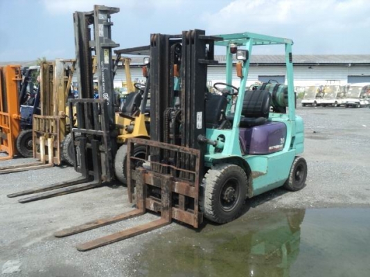 ขายรถยก2ตัน.เสา3ท่อน4.6เมตร.เข้าตู้