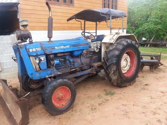 ขายรถไถFORD เครื่องT3 ยางดี เสื้อดี อุปกรณ์ดันหน้า ผาน5 สภาพพร้อมใช้งาน เอกสารเล่มทะเบียนพร้อมโอน สนใจโทร090-8588220คุณนะ ID:narong498 หรือwww.truck.in.th/498