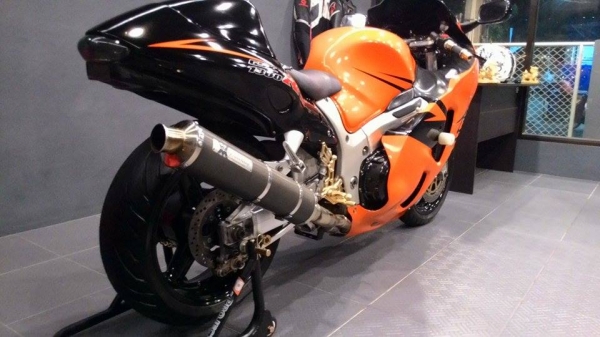 (ขาย) HAYABUSA 1300 ปี2000 สรรพสามิตแท้ครบ ราคาเพียง 182000 บาท