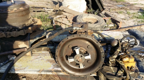 ขายด่วน ปั้มท้ายเครื่อง CAT E200B 320V1ราคา 55,000