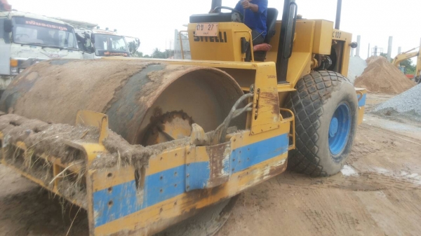 ขายด่วนครับ รถบด 3 ล้อ CHILI C100 เอกสาร เล่มทะเบียน พร้อมใช้ครับ ขายด่วนครับ รถบด 3 ล้อ CHILI C100 เอกสาร เล่มทะเบียน พร้อมใช้ครับ