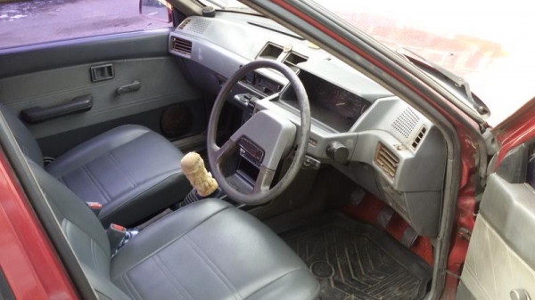 Champ2 เครื่อง 1.3 ปี91 รถใช้อยู่ทุกว้น เครื่องยนต์ เกียร์ ช่วงล่าง ปกติ แอร์ วิทยุ-CD ภายในสวยเดิมๆ ยางอะไหลครบ ภาษีมิ.ย58