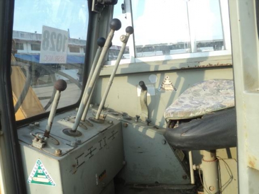 ขายรถขุดKOMATSU PC 40-1(FROM-JAPAN)มีเอกสารแจ้งจำหน่ายโอนลอยถ้าทำสีด้วย250000