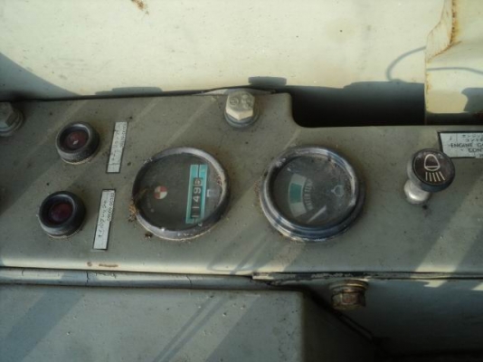 ขายรถขุดKOMATSU PC 40-1(FROM-JAPAN)มีเอกสารแจ้งจำหน่ายโอนลอยถ้าทำสีด้วย250000