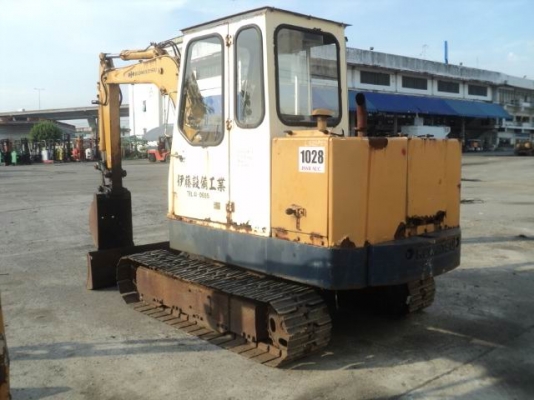 ขายรถขุดKOMATSU PC 40-1(FROM-JAPAN)มีเอกสารแจ้งจำหน่ายโอนลอยถ้าทำสีด้วย250000