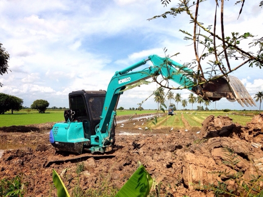 ขายแบคโค KOBELCO PC45 สภาพดีมาก พร้อมใช้งาน ราคาคุยกันได้!!!