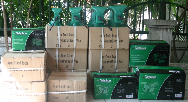 ปากกาจับชิ้นงาน Nicholson 4" มีฐานหมุนในตัว ของใหม่ ราคาโปรโมชั่น