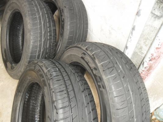 ยาง FALKEN 225/65R17ปี11 สวยๆ 4 เส้น ราคา 2800 บาท