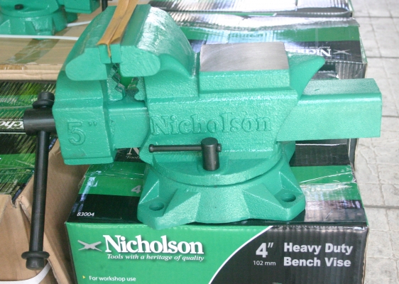 ปากกาจับชิ้นงาน Nicholson 5" มีฐานหมุนในตัว ของใหม่ ราคาโปรโมชั่น ปากกาจับชิ้นงาน Nicholson 5" มีฐานหมุนในตัว ของใหม่ ราคาโปรโมชั่น