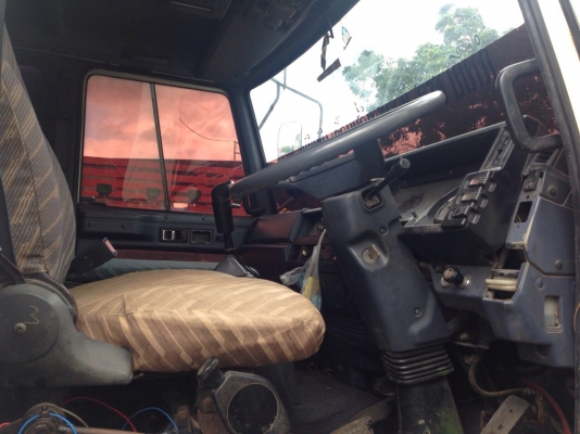 ขาย10ล้อR240แท้หัวขาวเครื่อง210เกียร์ฟลูเลอร์ดั้ม สามมิตร