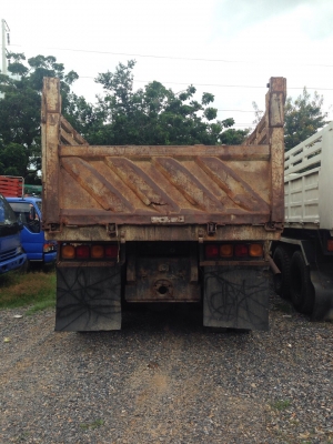 ขาย10ล้อR240แท้หัวขาวเครื่อง210เกียร์ฟลูเลอร์ดั้ม สามมิตร