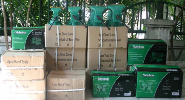 ปากกาจับชิ้นงาน Nicholson 6" มีฐานหมุนในตัว ของใหม่ ราคาโปรโมชั่น