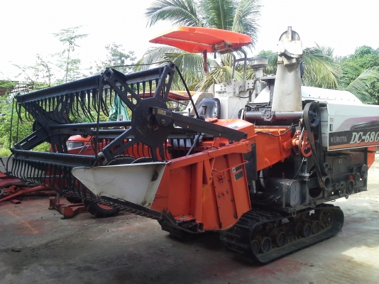 ขายรถเกี่ยวข้าว DC-68G