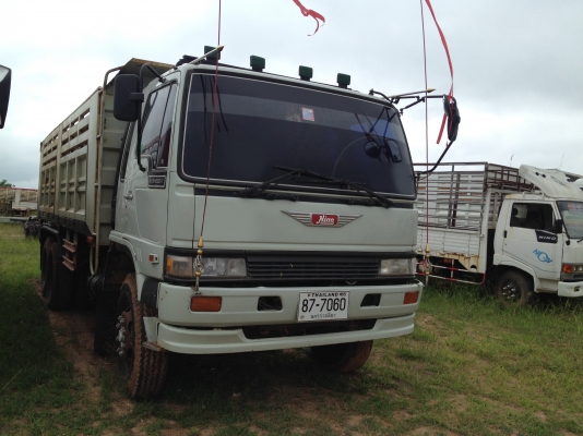 ขายตามสภาพค่ะ รถวิ่งอยู่ค่ะ 10 ล้อ 2 เพลา HINO สิงห์ไฮเทค เครื่อง M10C 240 แรงม้า กระบะดั้มพ์ดิน ยาว 6 เมตร ดั้มพ์ 15 ตัน ตามสภาพค่ะ ราคาต่อรองได้ทุกคัน ถ้าคุยถูกใจนะคะ ขายตามสภาพค่ะ รถวิ่งอยู่ค่ะ 10 ล้อ 2 เพลา HINO สิงห์ไฮเทค เครื่อง M10C 240 แรงม้า กระบะดั้มพ์ดิน ยาว 6 เมตร ดั้มพ์ 15 ตัน ตามสภาพค่ะ ราคาต่อรองได้ทุกคัน ถ้าคุยถูกใจนะคะ