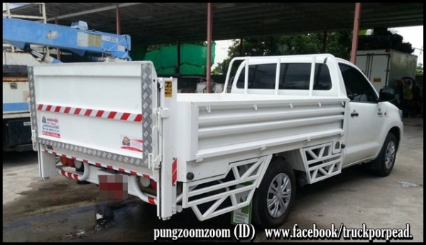 วีโก้ สีขาวติดตั้งกระบะเหล็กพร้อมทำลิฟท์เกด รับน้ำหนักได้ 1 ตัน วีโก้ สีขาวติดตั้งกระบะเหล็กพร้อมทำลิฟท์เกด รับน้ำหนักได้ 1 ตัน