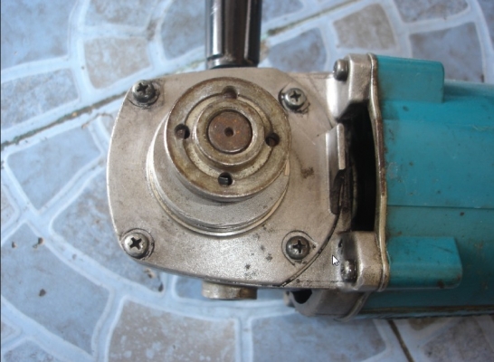 ขายเครื่องเจียรไฟฟ้า ยี่ห้อ makita รุ่น 9607NB ขนาด 7" 1800 วัตต์