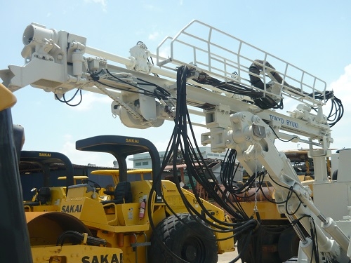 รถเจาะหิน  Tokyo Ruki  รถเก่านอก นำเข้าจากญี่ปุ่น ทนงานหนัก พร้อมใช้งาน