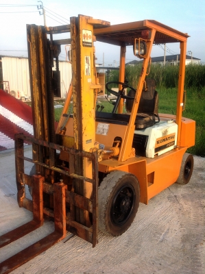 ขายถูก KOMATSU FD20-10 เครื่องยนต์ดีเซล เกียร์ธรรมดา