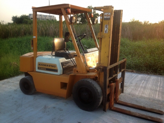 ขายถูก KOMATSU FD20-10 เครื่องยนต์ดีเซล เกียร์ธรรมดา