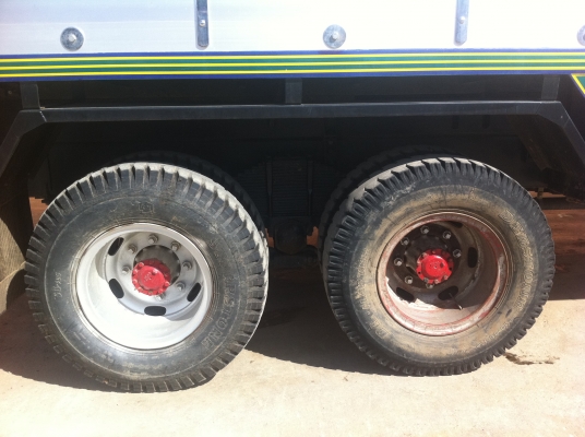 HINO FM18 ตัวรถ FM187LA-13533 คัสซีสวย เครื่องยนต์ HO7C-E68896 -180 แรงม้า กระบะอลูมิเนียมใหม่ ยาง เต็ม