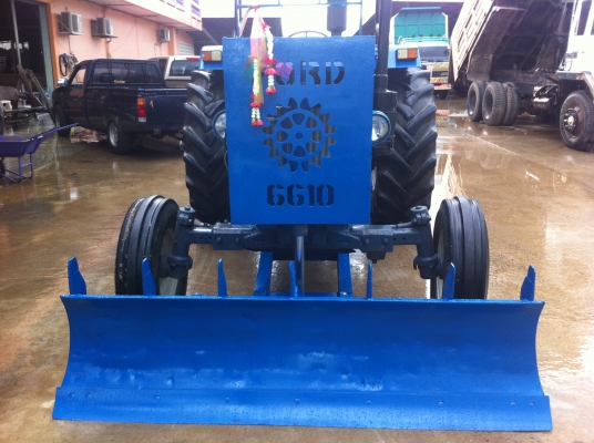 FORD 6610 เสื้อลาย พวงมาลัยโรเตอร์ ทำสี ฟิตเครื่องใหม่ ทะเบียนพร้อมโอน ให้หาง 1 ชุด พร้อมใช้