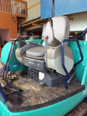 ขายรถขุด-ดัน KOMATSU PC 35R8 รถเก่านอก แท้. สภาพดีพร้อมใช้ งาน รถมีเอกสารแจ้งจำหน่าย ขายรถขุด-ดัน KOMATSU PC 35R8 รถเก่านอก แท้. สภาพดีพร้อมใช้ งาน รถมีเอกสารแจ้งจำหน่าย