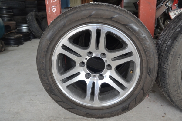 แม๊ก พร้อมยาง ขอบ 16 ยางปี 2013 ถูกๆ 11000 บาท ไม่ได้ล้างครับกำลังถอดออก  ครูเจมส์ 0821287055