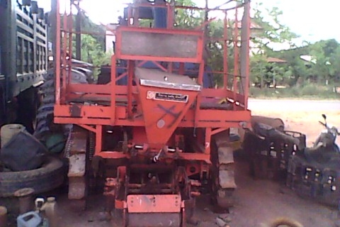 ขายด่วนเครื่องปลูกอ้อยกลกิจบ้านโปง