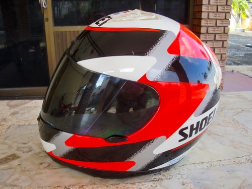 หมวกกันน็อคมือสอง มีเข้ามาเรื่อยๆครับ รายละเอียดด้านใน ต้อนรับปีใหม่ ลดราคาเหลือใบละ 2,900.-บาท