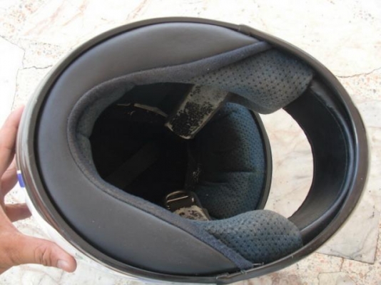 หมวกกันน็อคมือสอง มีเข้ามาเรื่อยๆครับ รายละเอียดด้านใน ต้อนรับปีใหม่ ลดราคาเหลือใบละ 2,900.-บาท