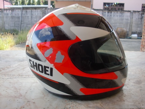 หมวกกันน็อคมือสอง มีเข้ามาเรื่อยๆครับ รายละเอียดด้านใน ต้อนรับปีใหม่ ลดราคาเหลือใบละ 2,900.-บาท