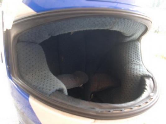 หมวกกันน็อคมือสอง มีเข้ามาเรื่อยๆครับ รายละเอียดด้านใน ต้อนรับปีใหม่ ลดราคาเหลือใบละ 2,900.-บาท