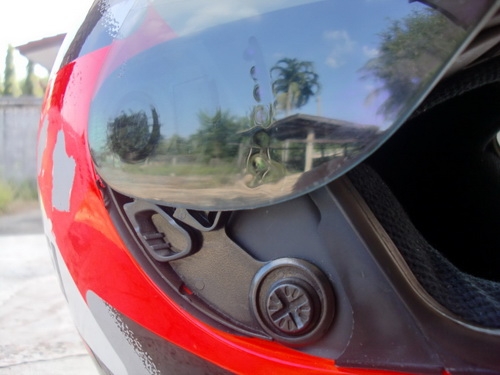 หมวกกันน็อคมือสอง มีเข้ามาเรื่อยๆครับ รายละเอียดด้านใน ต้อนรับปีใหม่ ลดราคาเหลือใบละ 2,900.-บาท