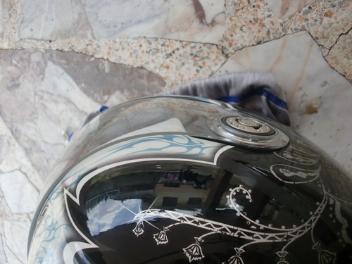 หมวกกันน็อคมือสอง มีเข้ามาเรื่อยๆครับ รายละเอียดด้านใน ต้อนรับปีใหม่ ลดราคาเหลือใบละ 2,900.-บาท