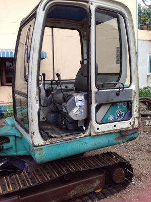 ขายรถแบคโฮ KOMATSU PC30-7E