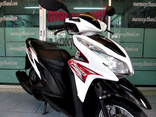 click 125 i สีขาว รถ 3 เดือน ลายใหม่ล่าสุดโฉมปัจจุบัญ รถเดือน กรกฏาคม ปี 57 ไมล์ 1 พันโล  แถม2 รายการ 39900