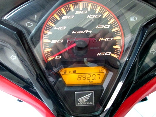 click 125 i สีขาวแดง ลงล้อ yogo พร้อมโช๊คหลังแกส สวยๆ รถเดือน มิถุนายน ปี 55 ไมล์ 8 พันโล ฟรีค่าโอน แถม 3 รายการ 29900 click 125 i สีขาวแดง ลงล้อ yogo พร้อมโช๊คหลังแกส สวยๆ รถเดือน มิถุนายน ปี 55 ไมล์ 8 พันโล ฟรีค่าโอน แถม 3 รายการ 29900