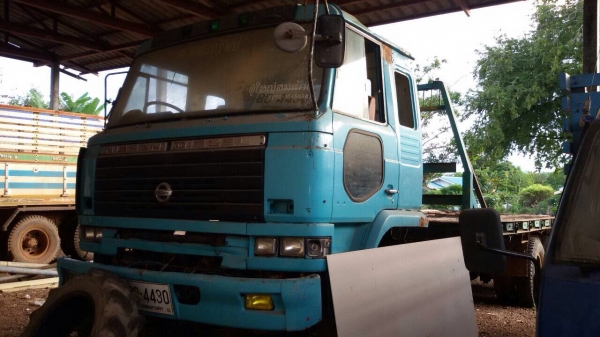 ต้องการขายรถเทรลเลอร์หางปลาบรรทุกแบคโฮ