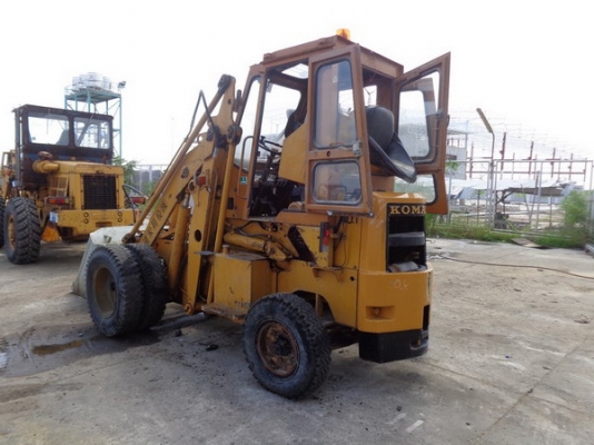 ขายรถตัก KOMATSU SD25-2 มีหลายคัน ขายรถตัก KOMATSU SD25-2 มีหลายคัน