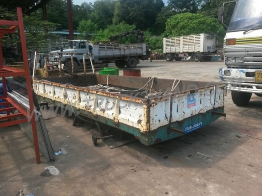 กระบะบรรทุก 6 ล้อ พิ้นเหล็กฝาข้างเหล็ก